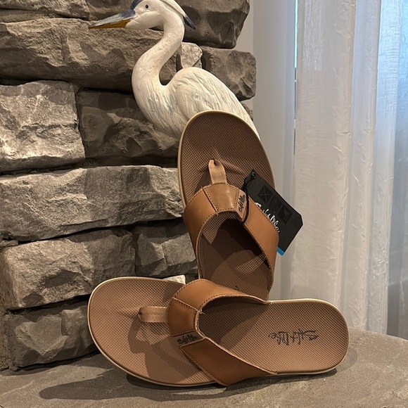 Salt Life Leather Upper,Rubber Outsole, textured insole,thong flip flops/sandals - Picture 11 of 11